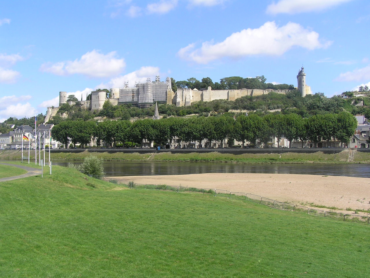 0382 Chinon vára  a Vienne partján