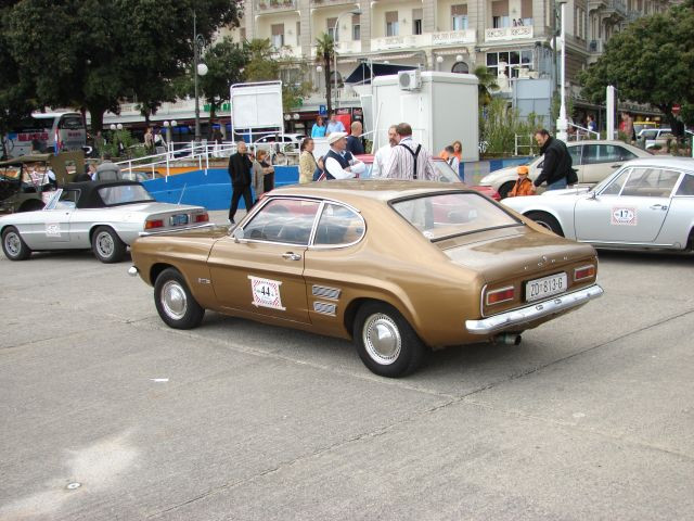 Ford hátulja