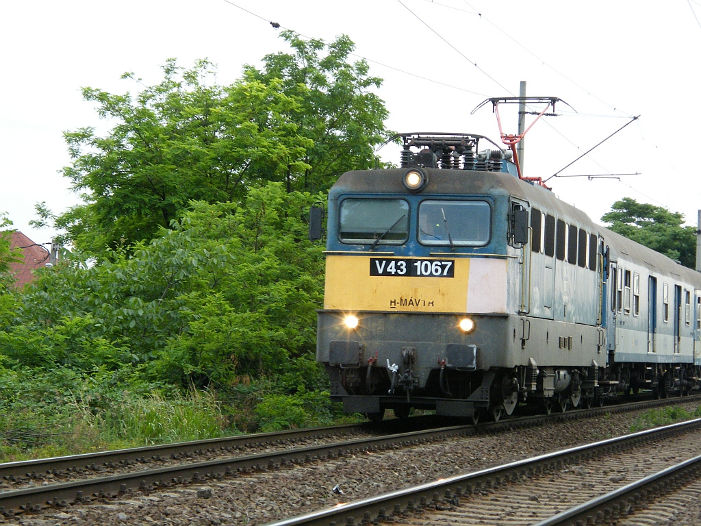 V43 1067