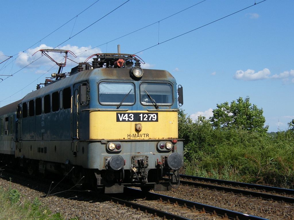 V43 1279