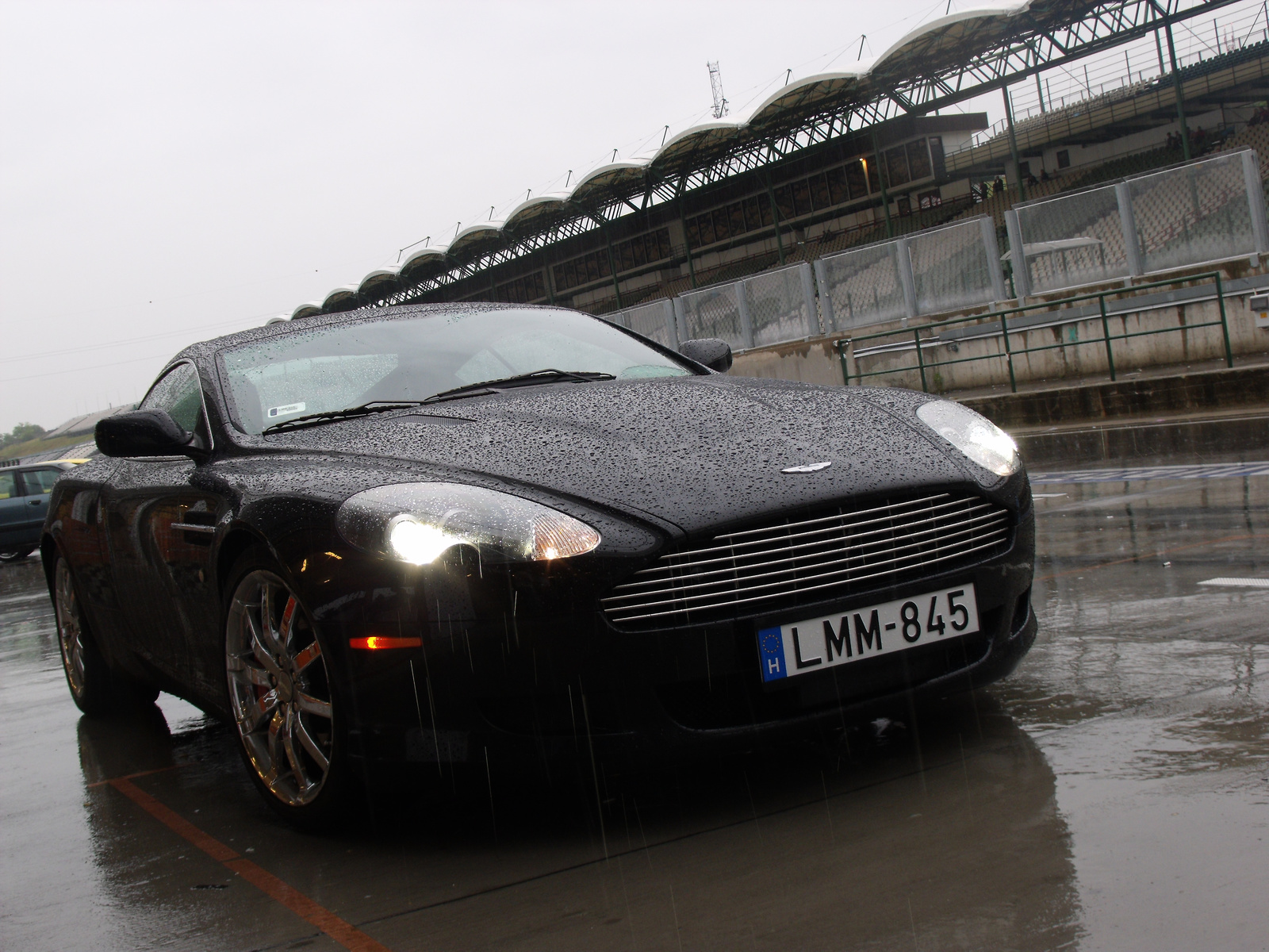 Aston Martin DB9