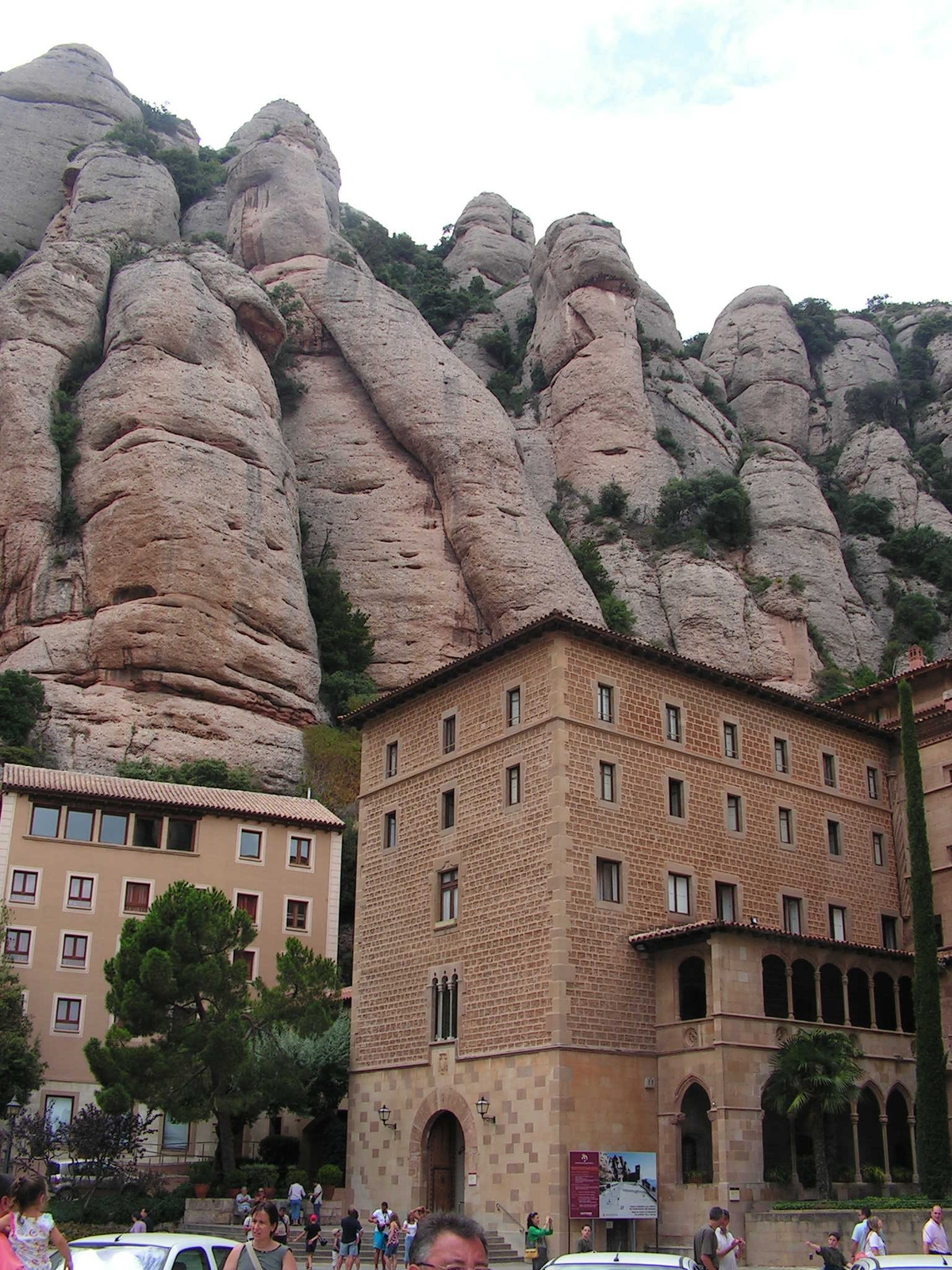 Montserrat-Benedek rendi kolostor