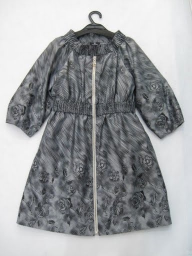 90714B-04 CHANEL BLACK SILK&POLYESTER DUSTCOAT SIZE 2 4 6 PRICE 