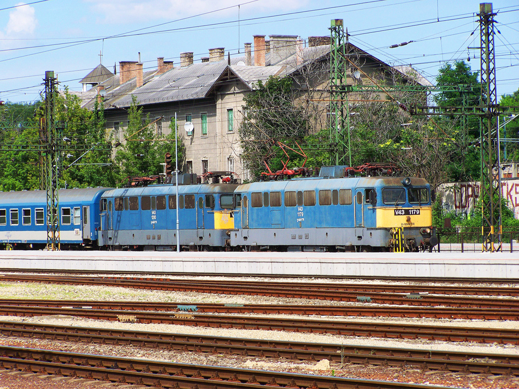 V43 - 1179 + V43 - 1310 Kelenföld (2010.07.04).