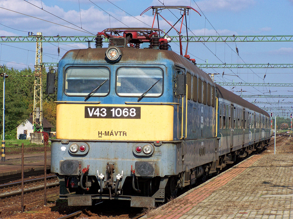 V43 - 1068 Dombóvár (2010.10.11).