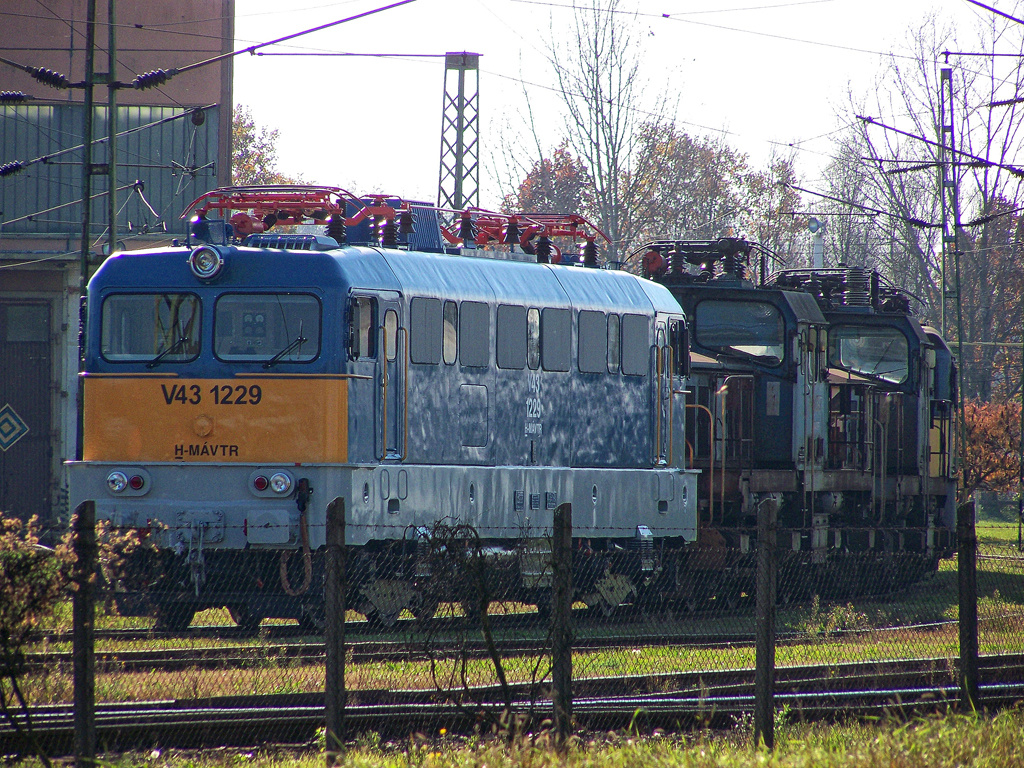 V43 - 1229 Dombóvár (2010.10.28)02.