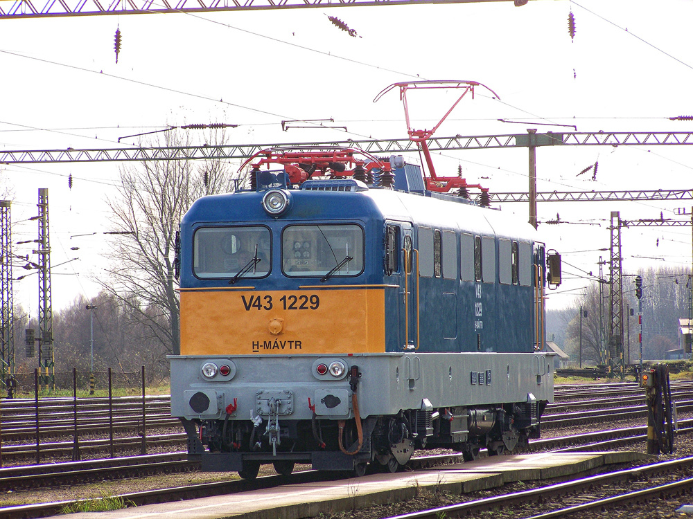 V43 - 1229 Dombóvár (2010.11.12)01.