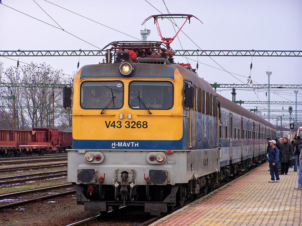 V43 - 3268 Dombóvár (2010.12.11).