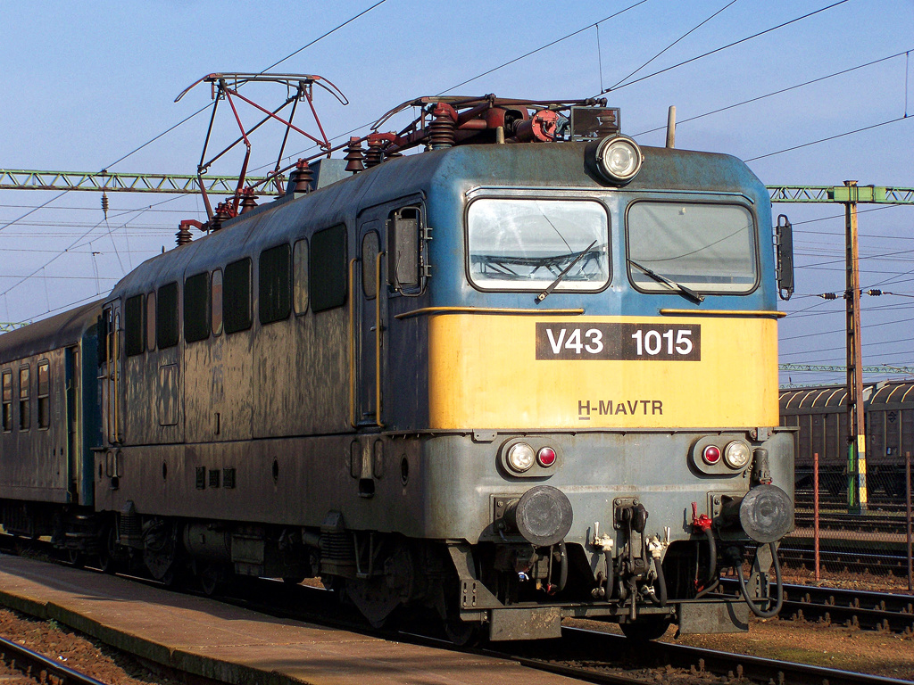 V43 - 1015 Dombóvár (2011.02.04).