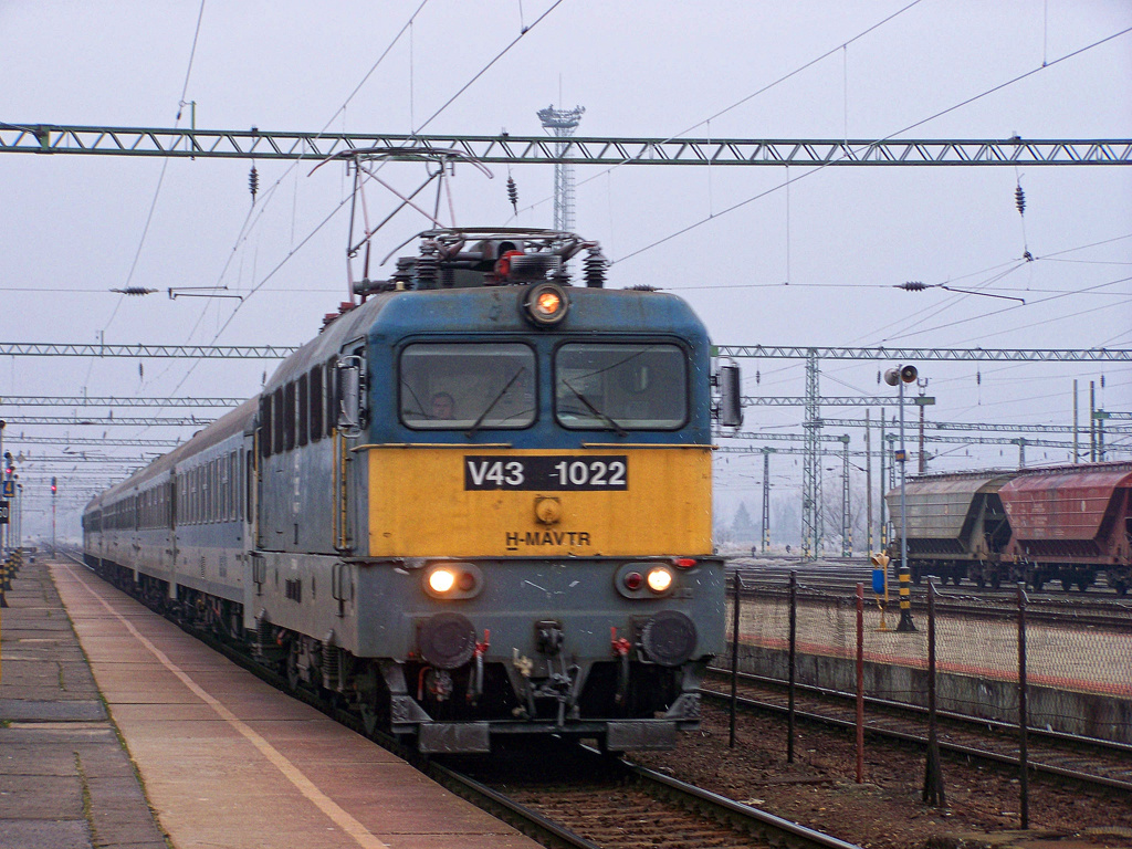 V43 - 1022 Dombóvár (2011.01.04)01.