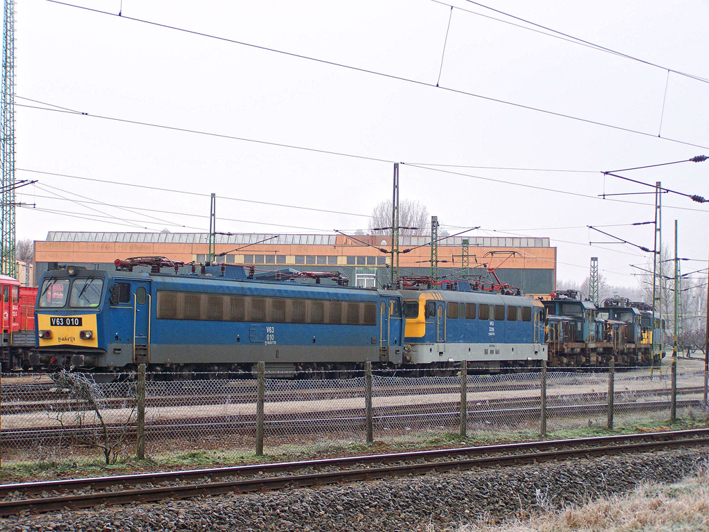 V63 - 010 Dombóvár (2011.01.04).