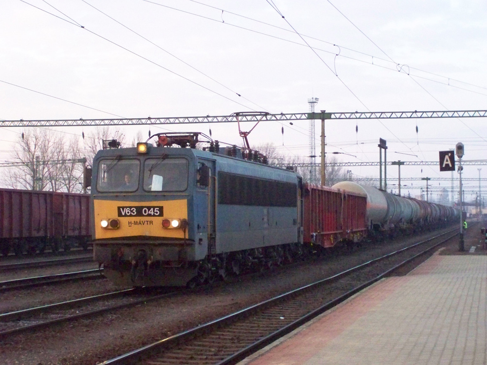 V63 - 045 Dombóvár (2011.03.10).