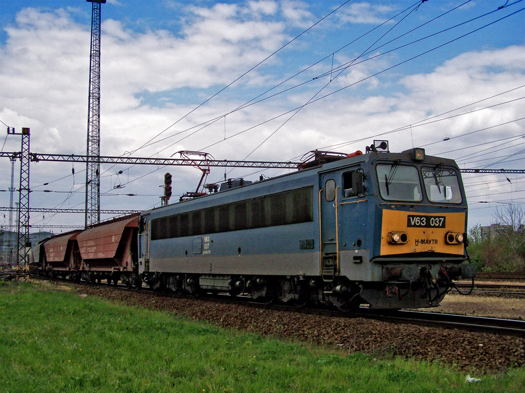 V63 - 037 Kelenföld (2011.04.16)02