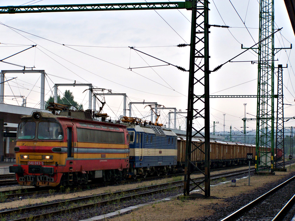 240 093 - 5 + 363 102 - 5 Kelenföld (2011.05.01)02.