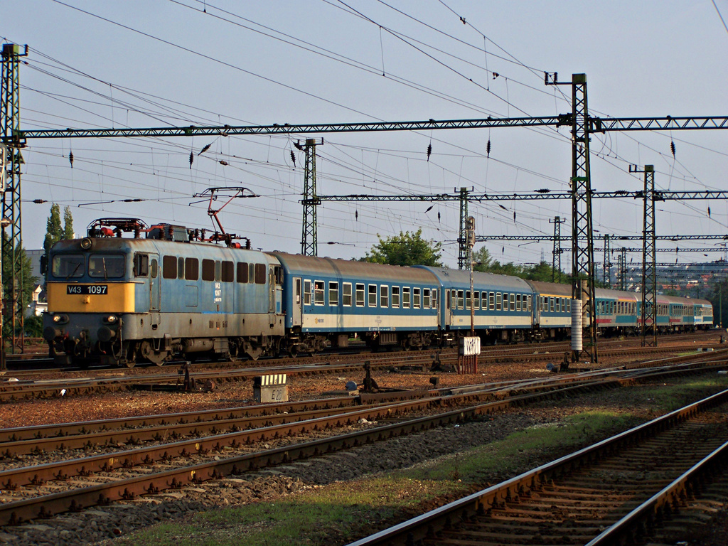V43 - 1097 Kelenföld (2011.08.06)