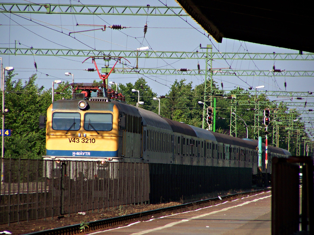 V43 - 3210 Siófok (2011.07.09).