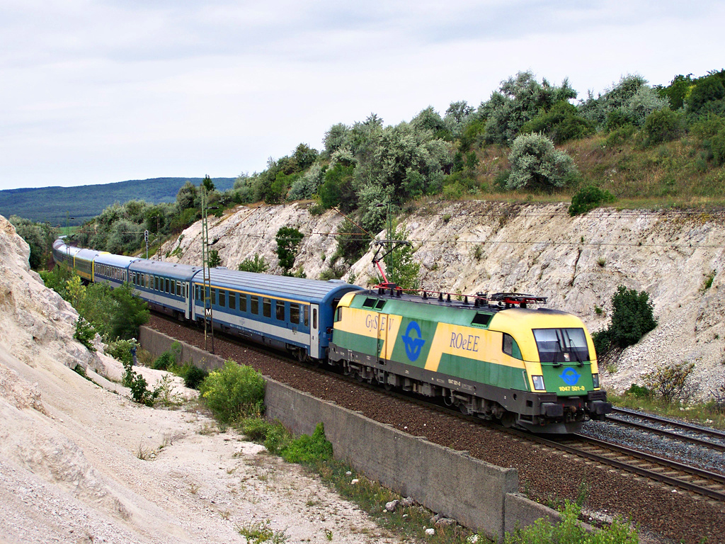 1047 501 - 0 Szár (2011.07.03)