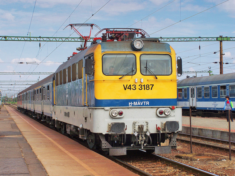 V43 - 3187 Dombóvár (2009.09.09).