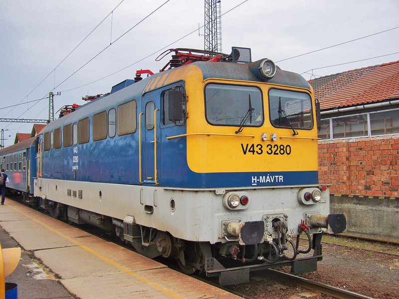 V43 - 3280 Dombóvár (2009.10.02).