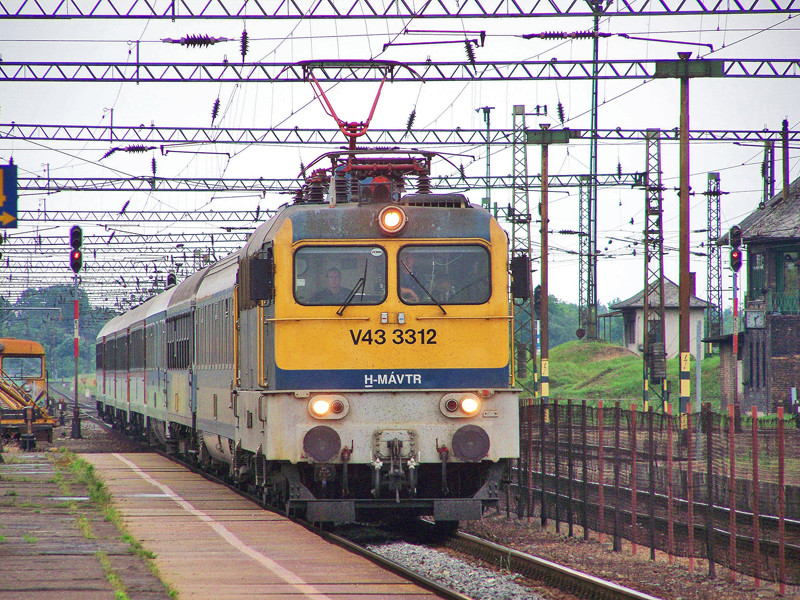 V43 - 3312 Dombóvár (2010.06.04).