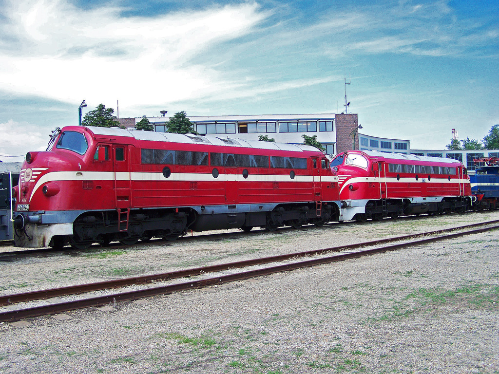 M61 - 001 + M61 - 020 Magyar Vasúttörténeti Park (2010.07.09)05