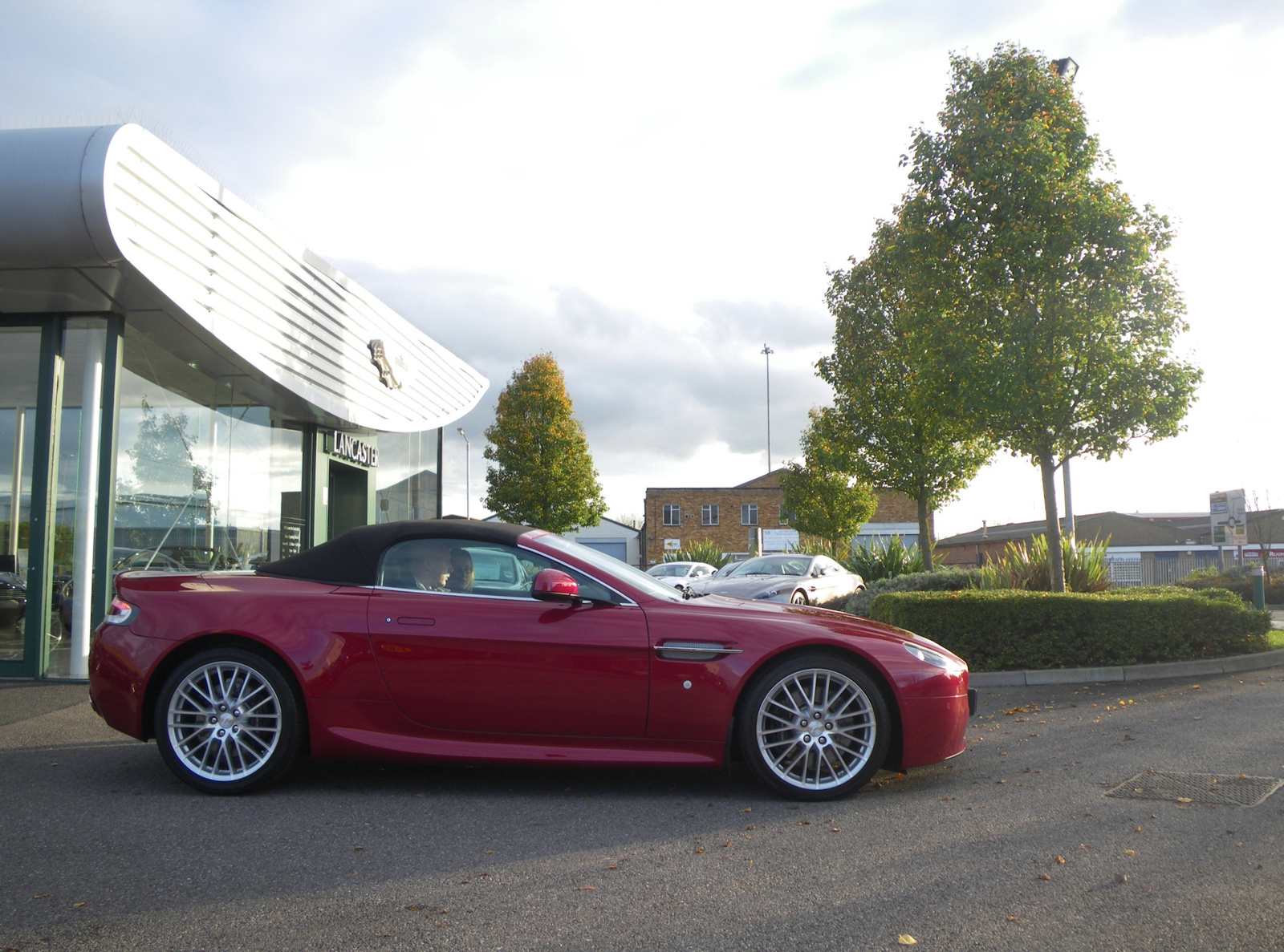 Aston Martin V8 Vantage Roadster