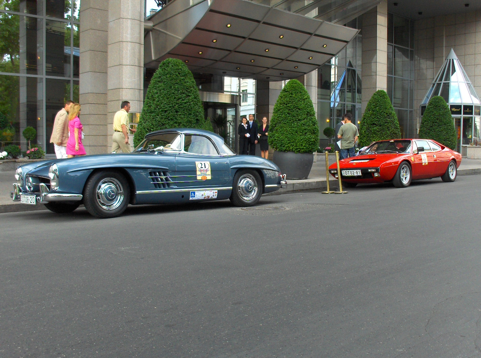 Mercedes 300SL - Ferrari Dino 308 GT4