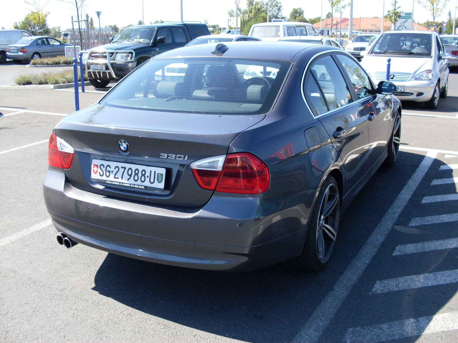 BMW 330i