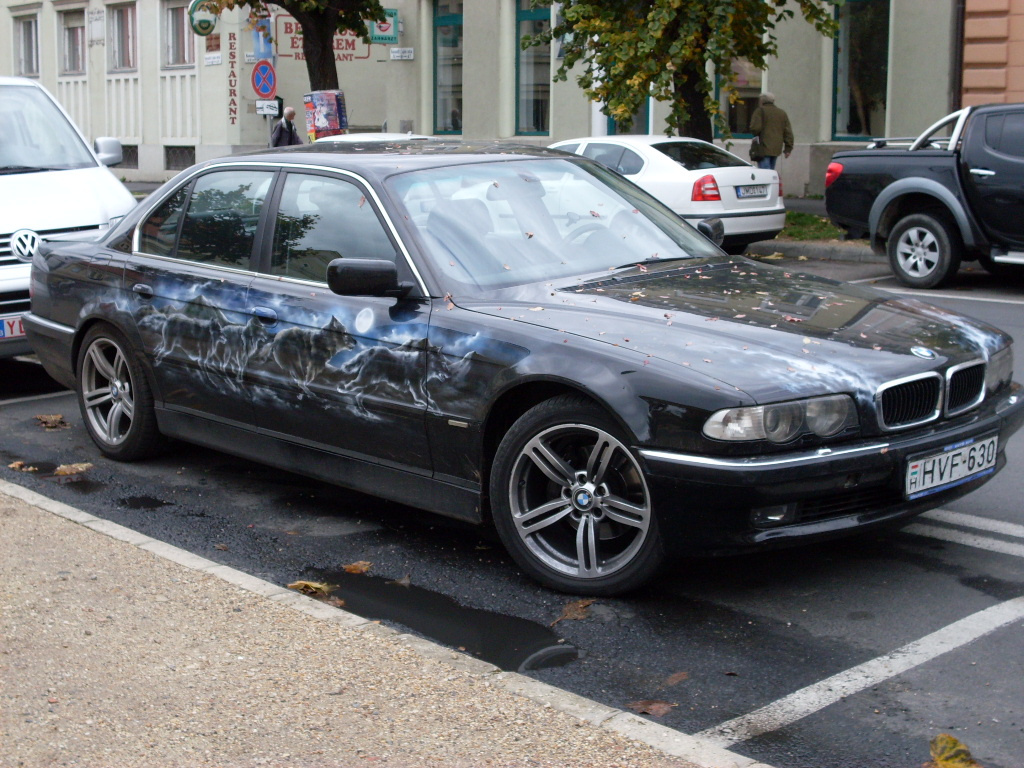 BMW 740i (E-38)