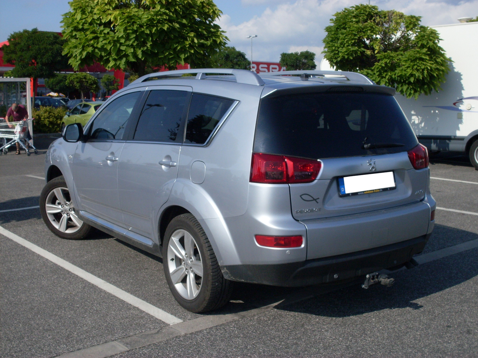 PEUGEOT 4007