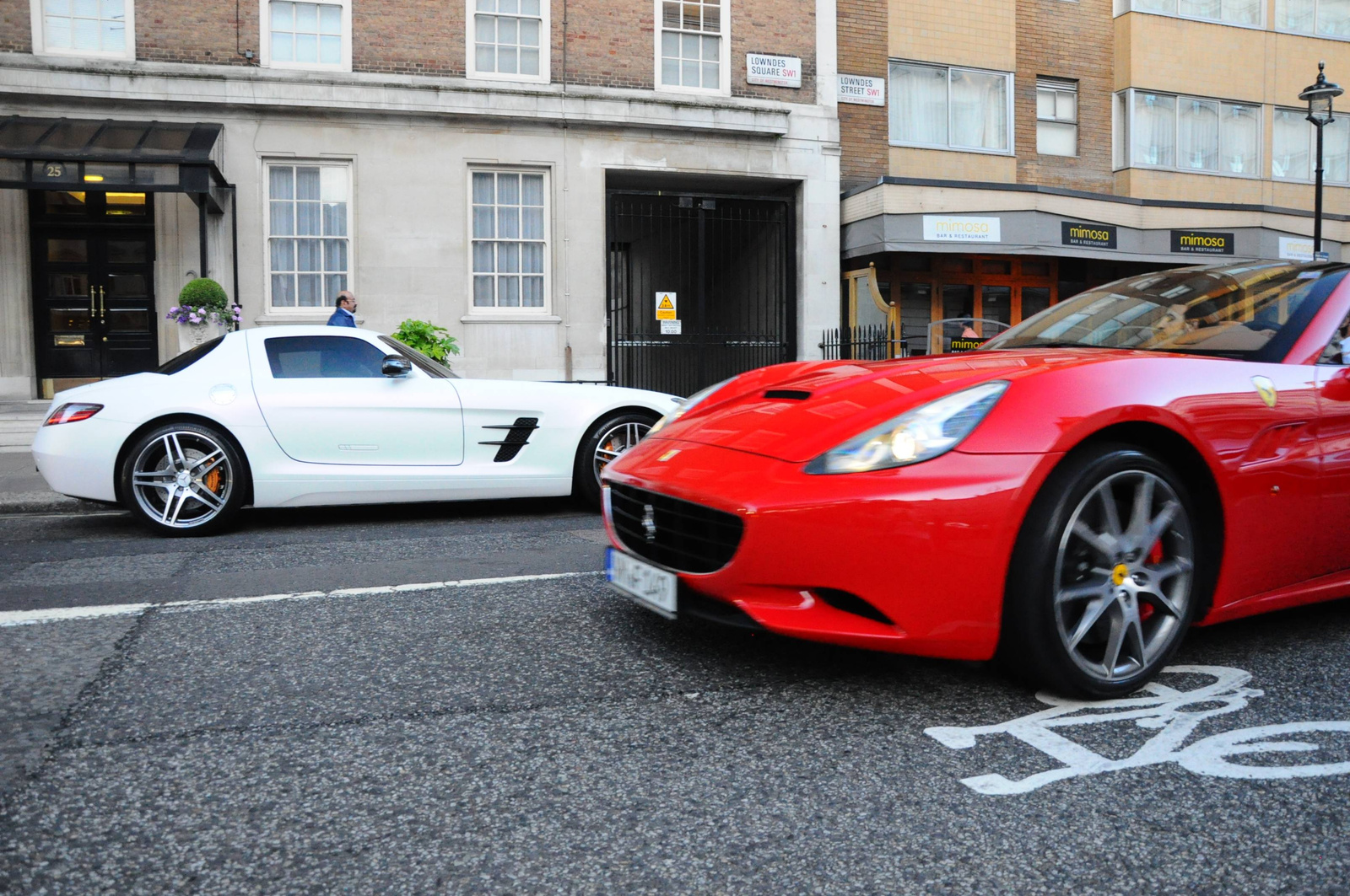 Ferrari California - Mercedes SLS AMG