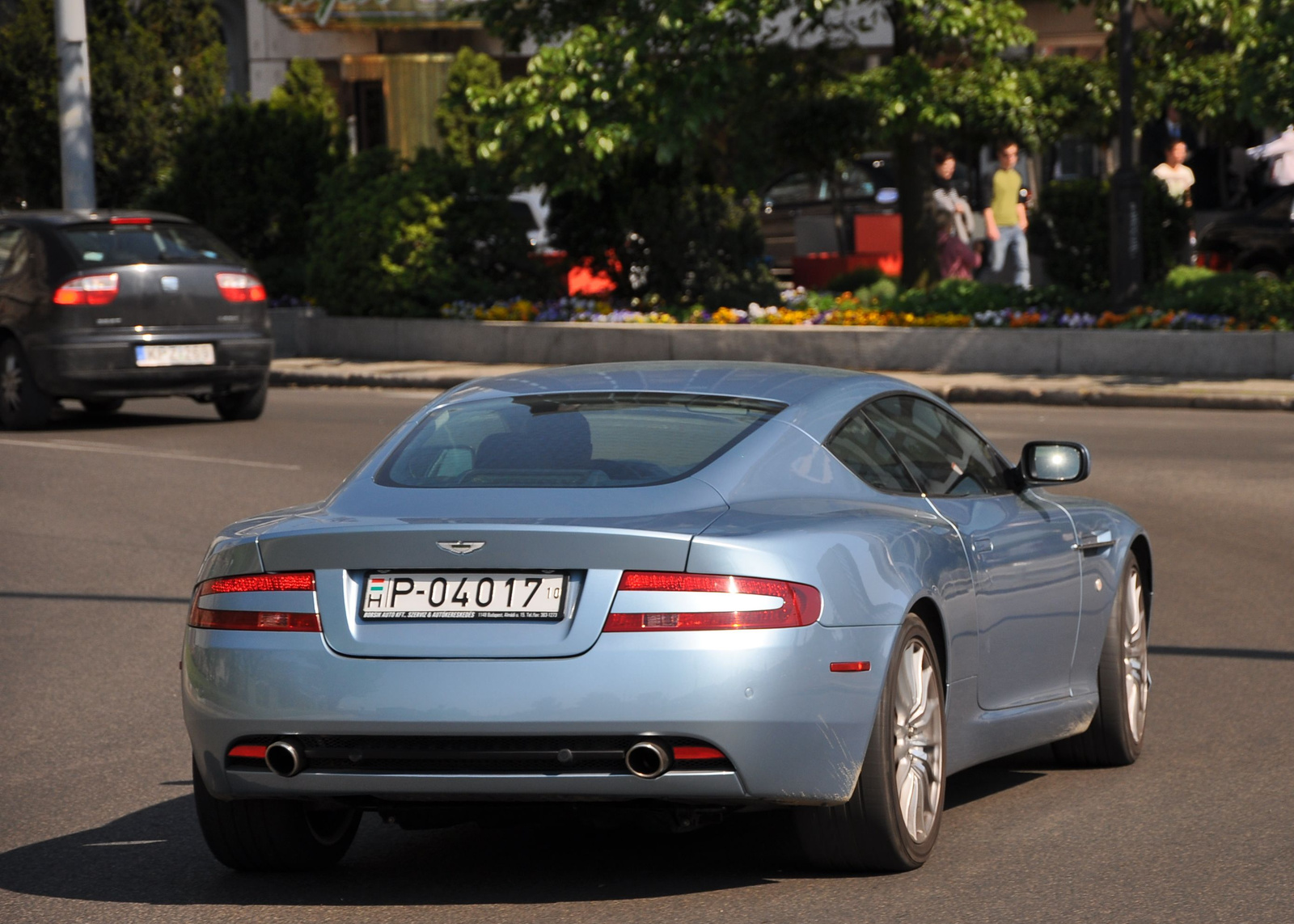 Aston Martin DB9 105