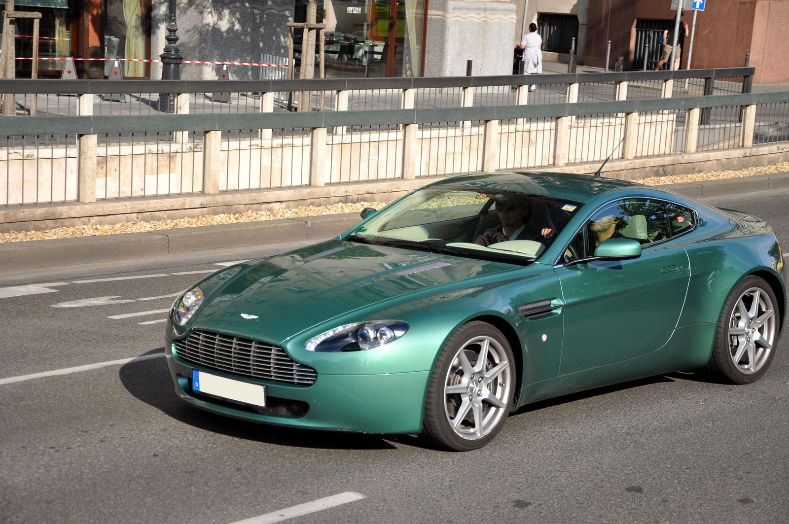 Aston Martin Vantage 065