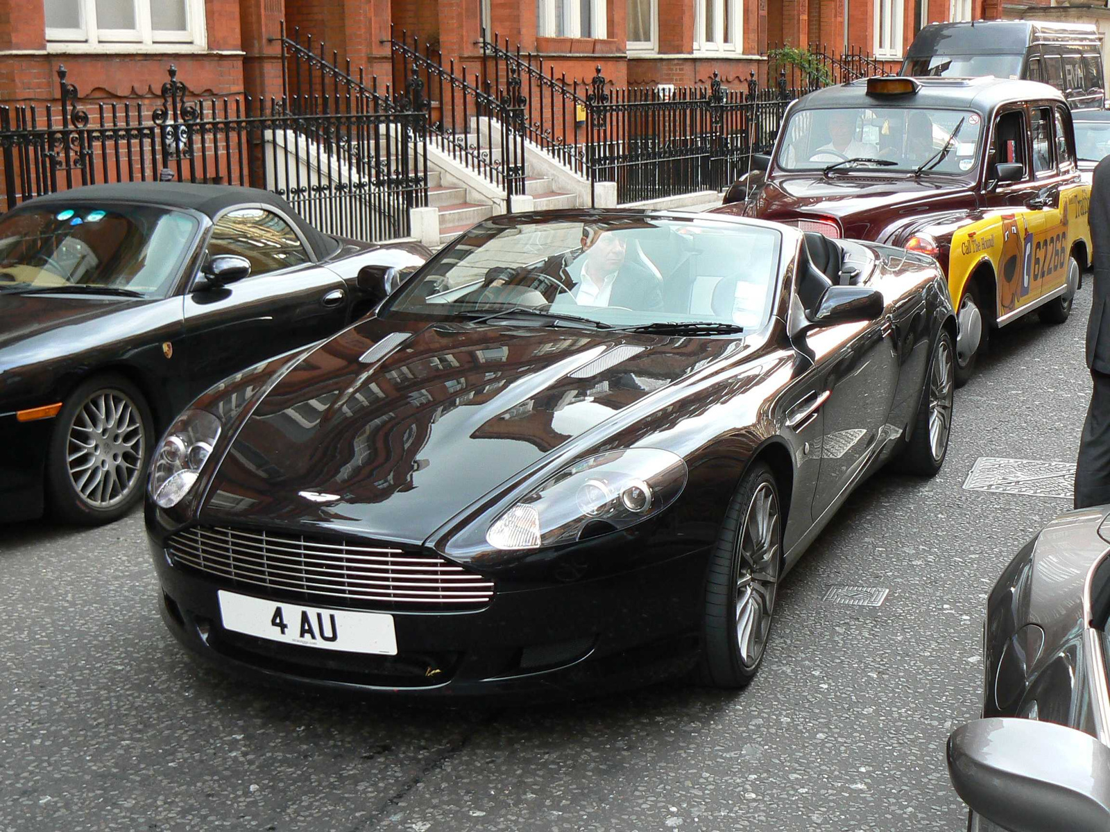 (6) Aston Martin DB9 Volante