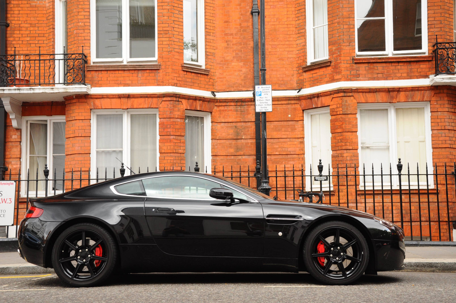 Aston Martin Vantage