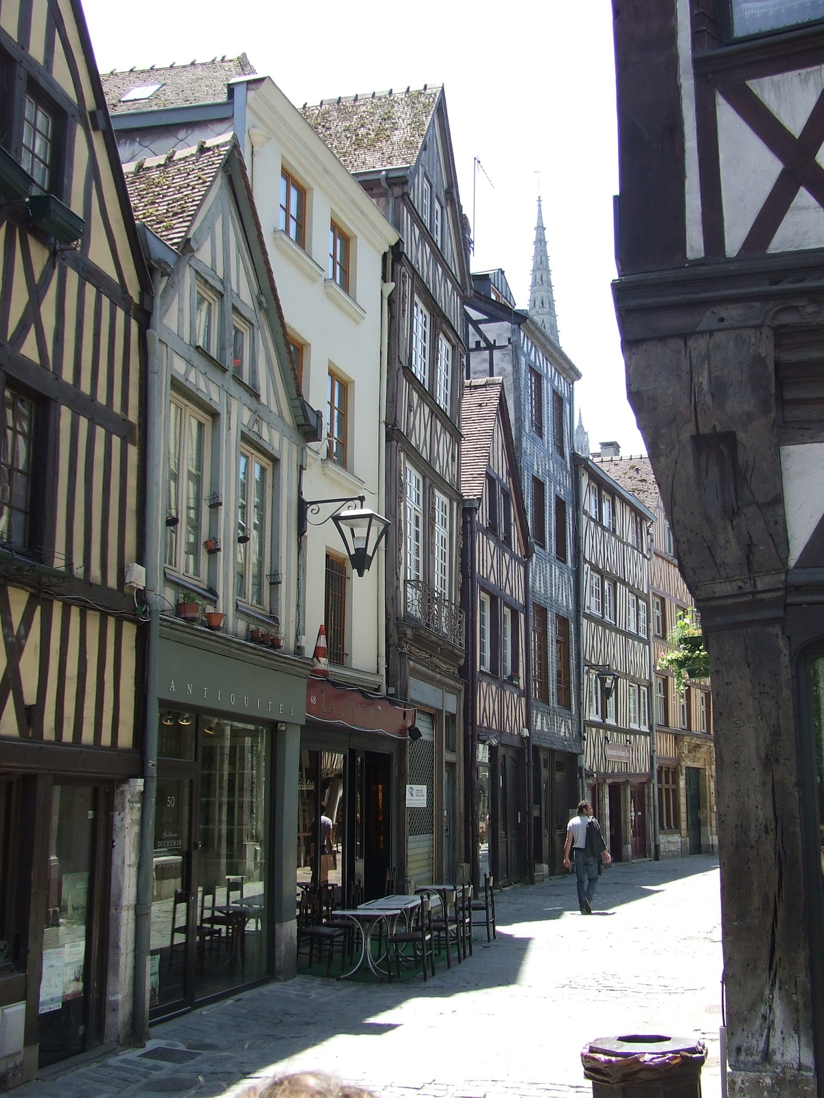 4. nap Rouen