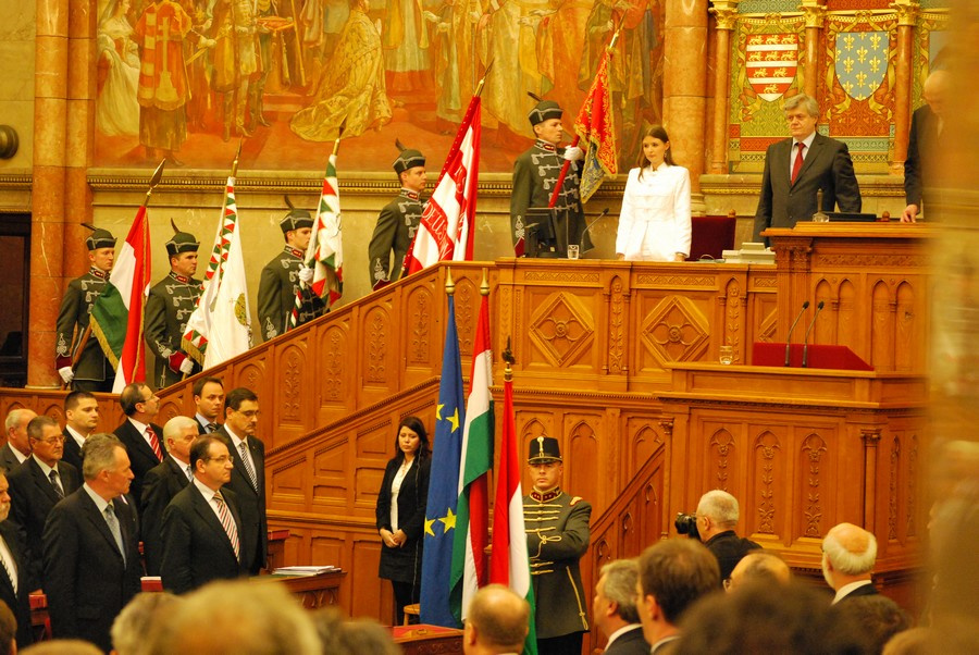 89LMParlament1