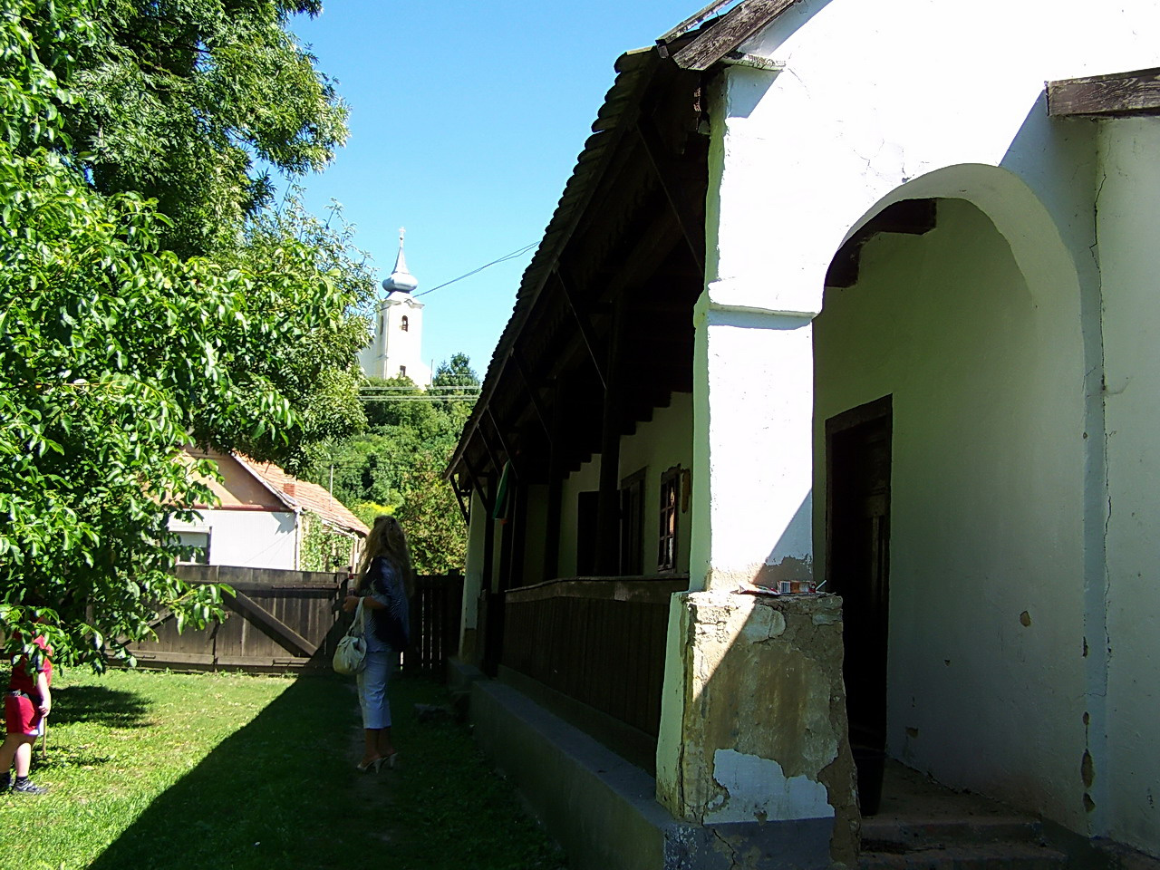 Kisterenye, a tájház udvarán