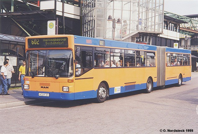 99090409-MAN-SG292-Gelenkbus-WSW-8865-blau-orange