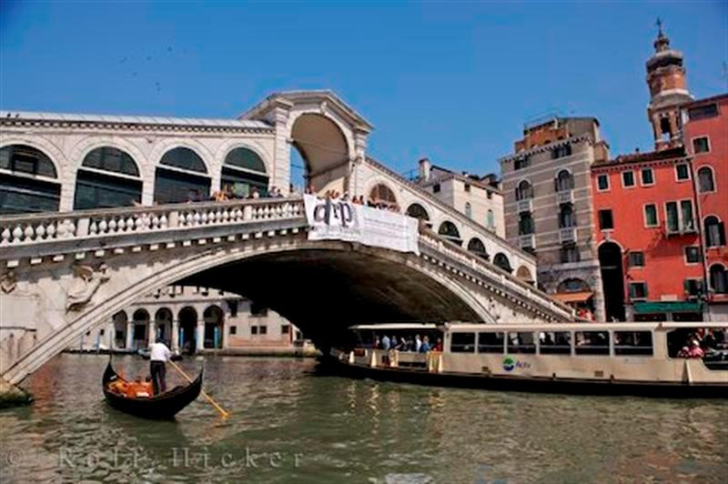 famous-rialto-bridge 12335 (Medium) (Medium)