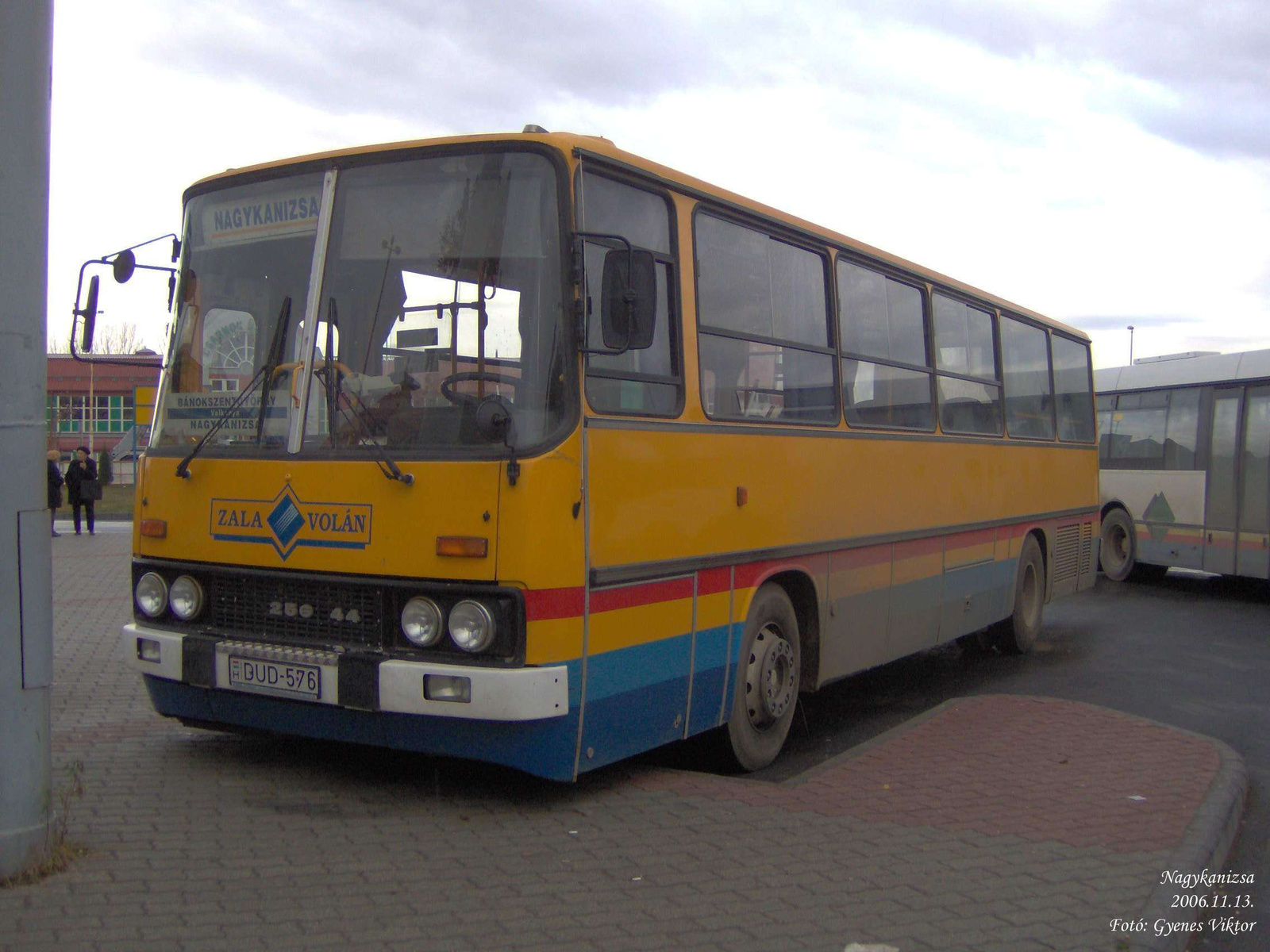 Ikarus 256-44-DUD-576 2