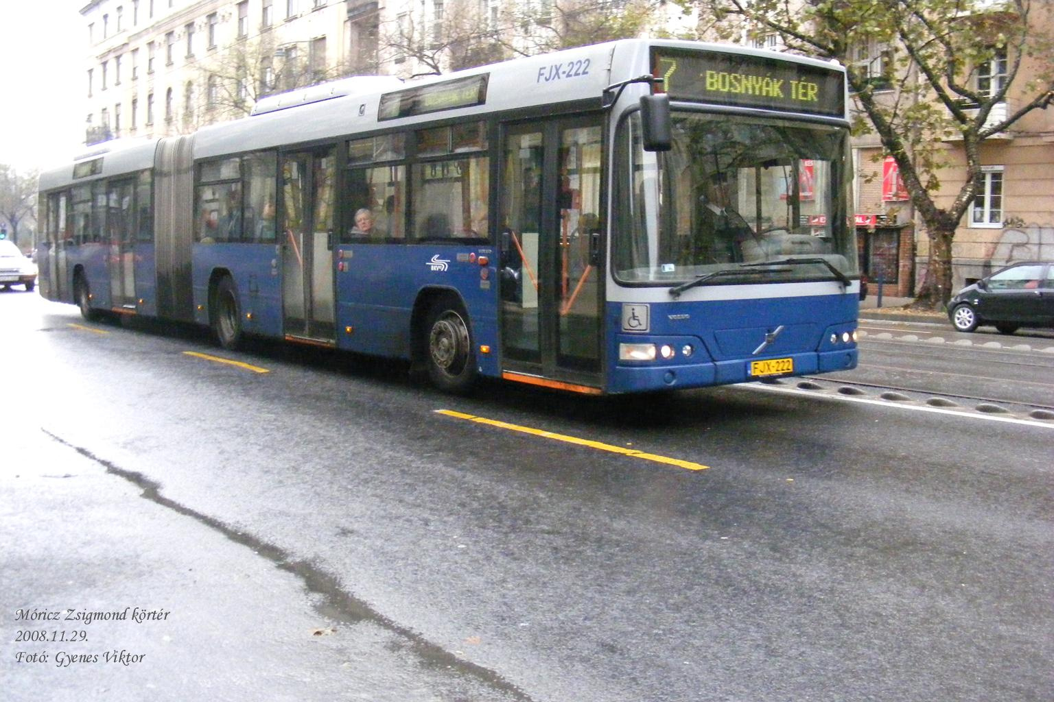 Busz FJX-222