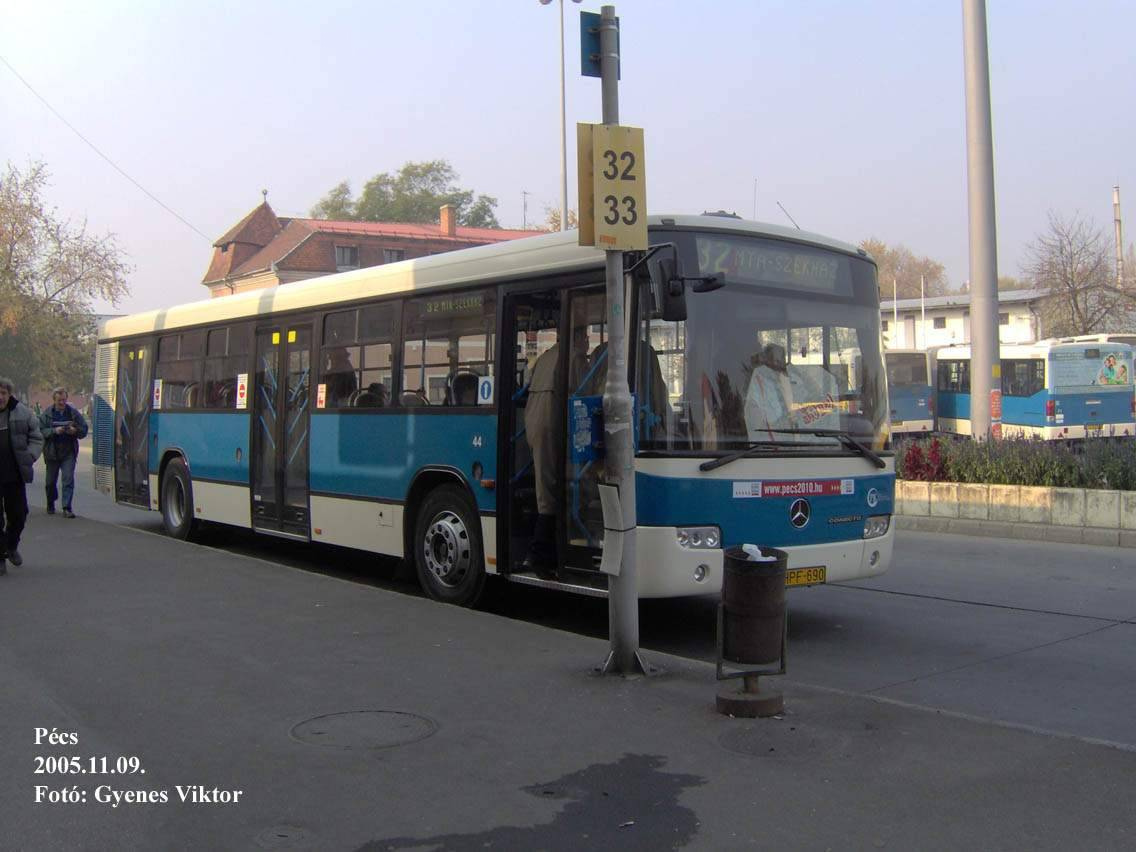 Mercedes Conecto-HPF-690 1