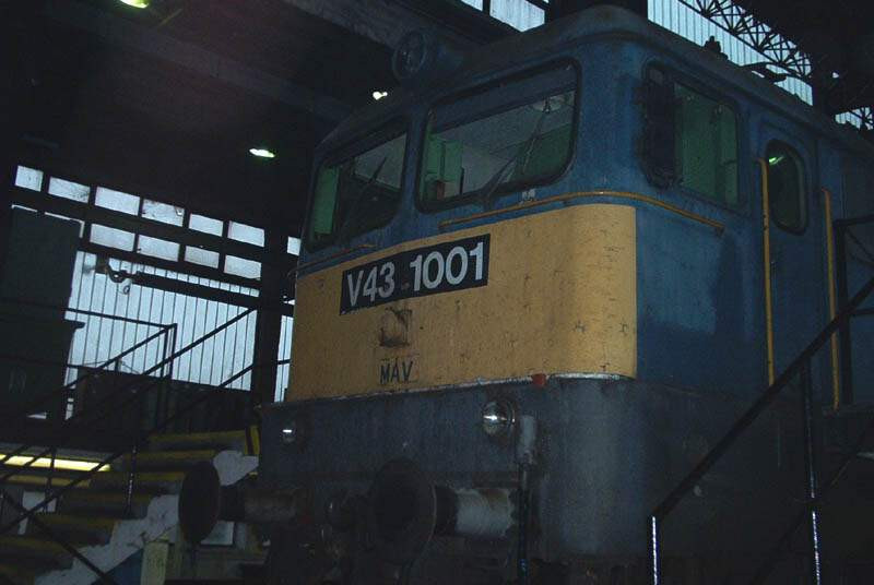 V43-1001 3