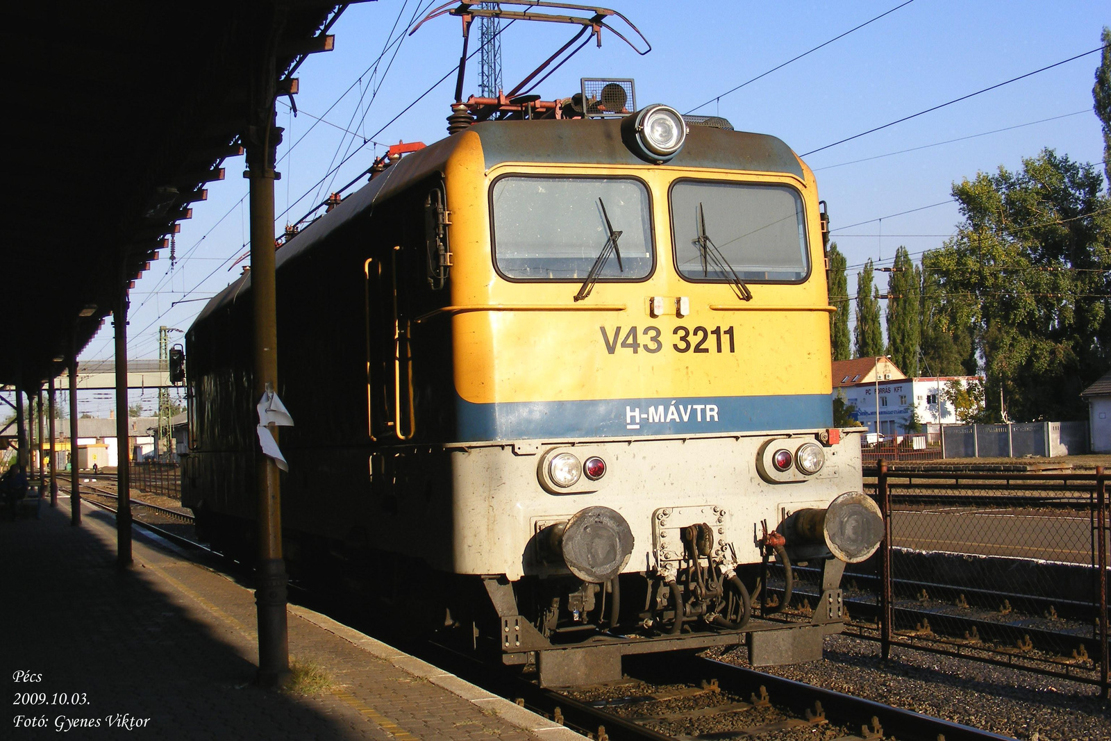 V43-3211